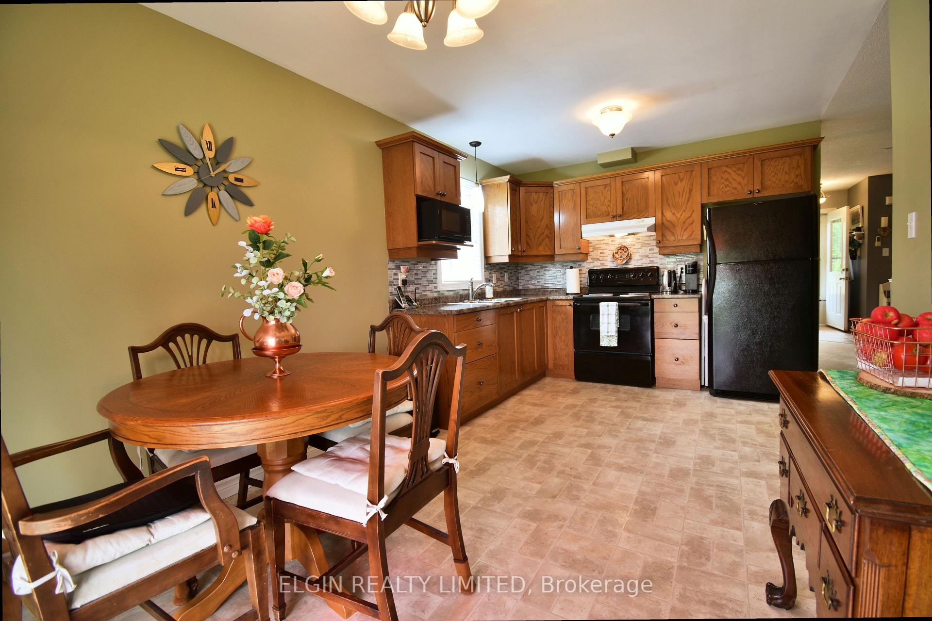 Photo 9 of 5 Havenridge Court, St. Thomas — HOMEH