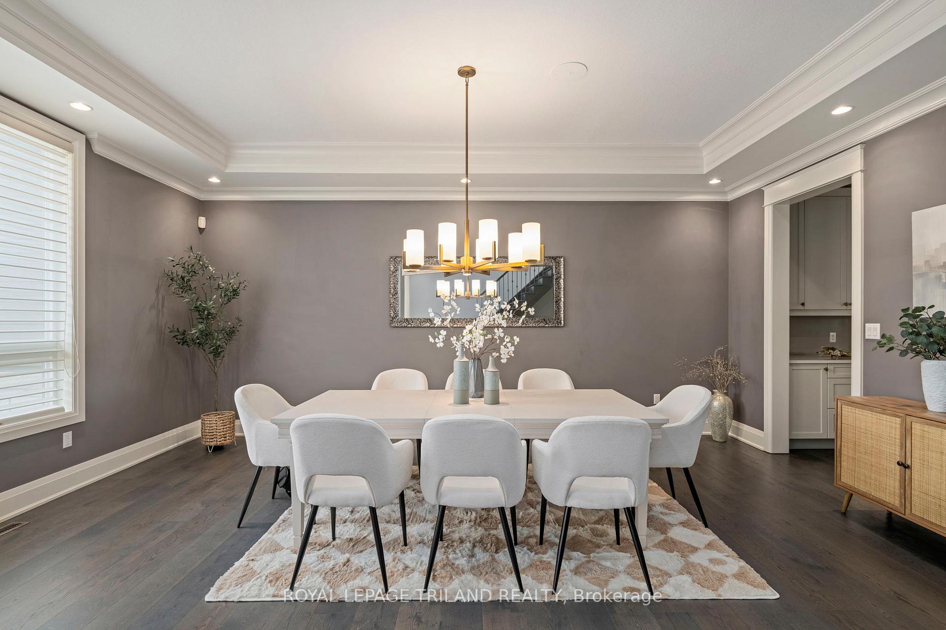 Photo 6 of 1010 Longworth Road, London, South L — HOMEH