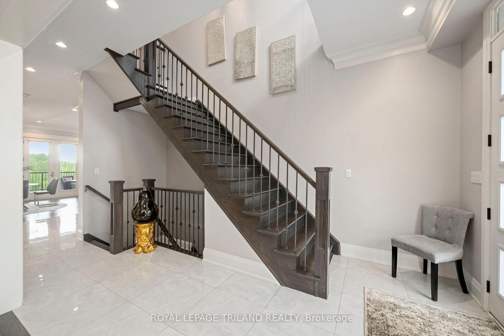 Photo 7 of 1010 Longworth Road, London, South L — HOMEH