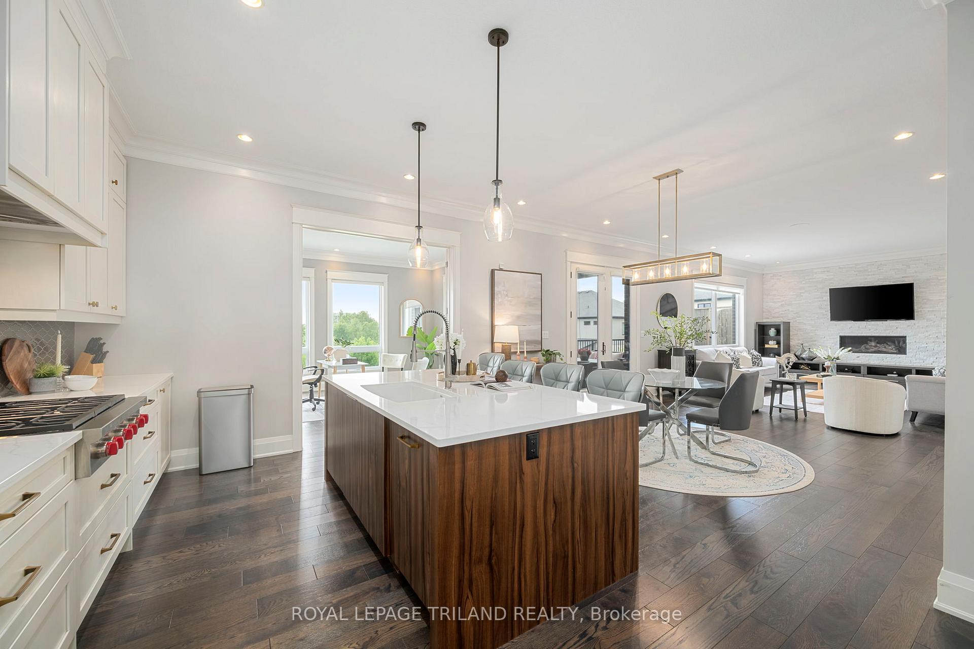 Photo 10 of 1010 Longworth Road, London, South L — HOMEH