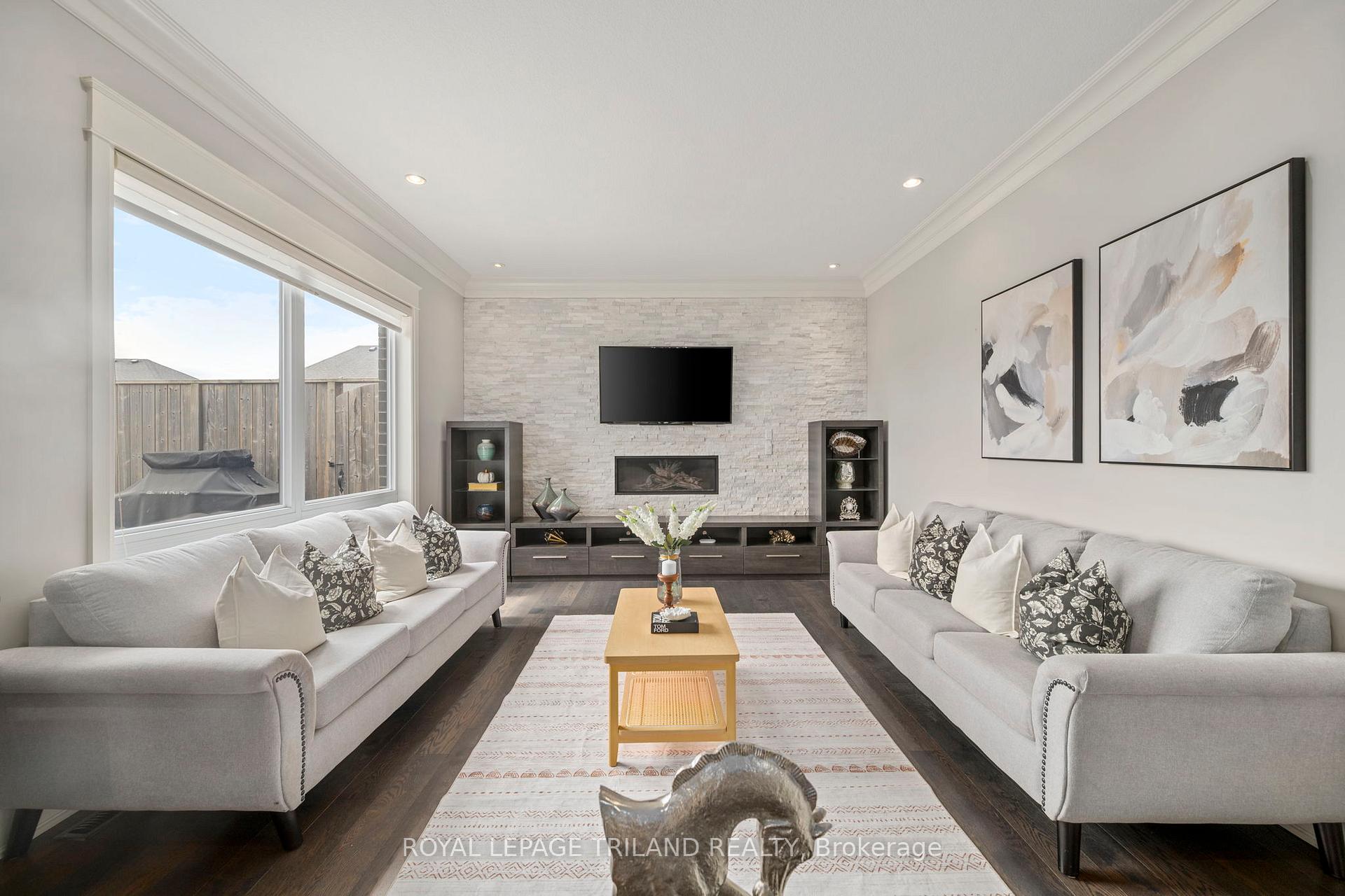 Photo 15 of 1010 Longworth Road, London, South L — HOMEH