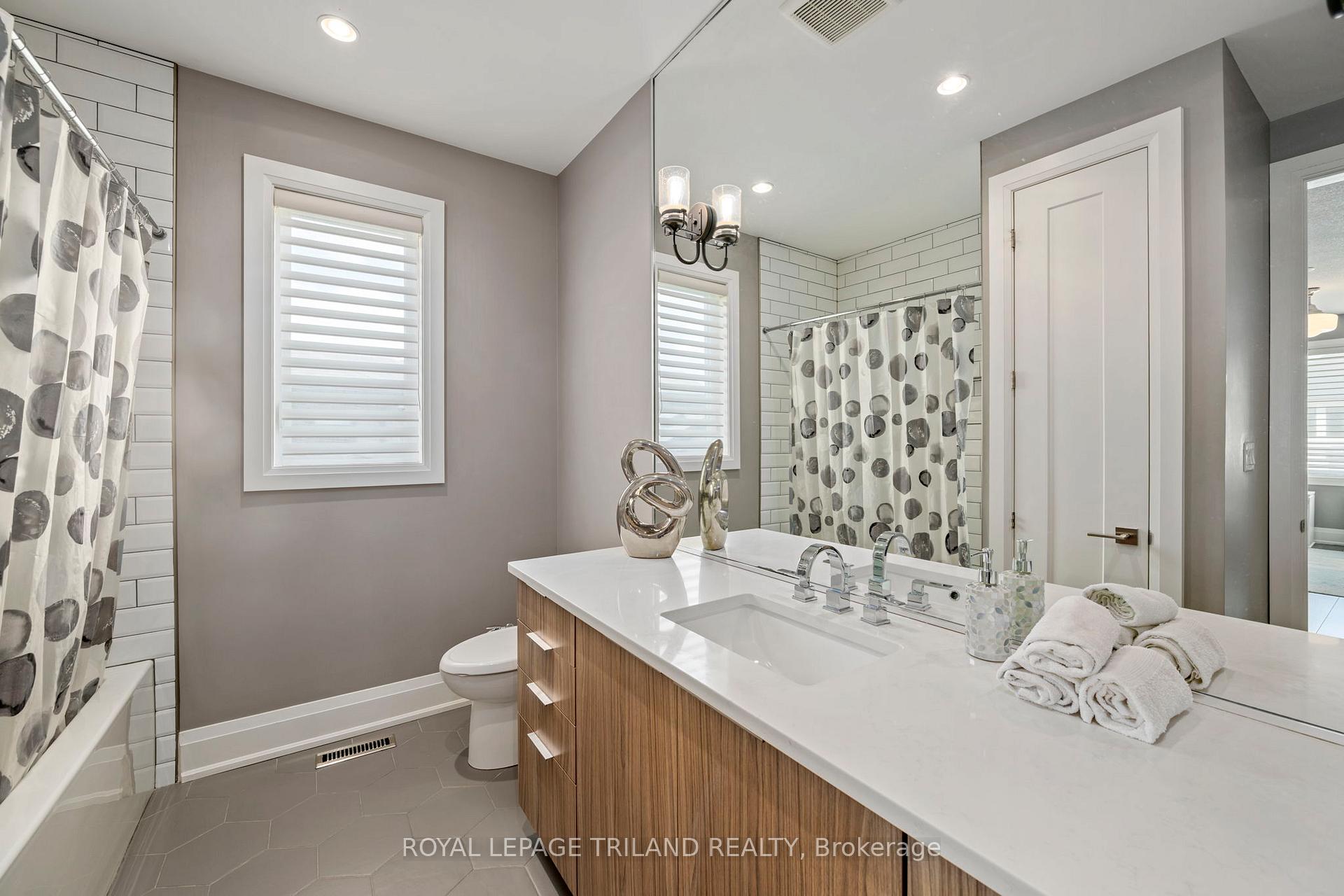 Photo 20 of 1010 Longworth Road, London, South L — HOMEH