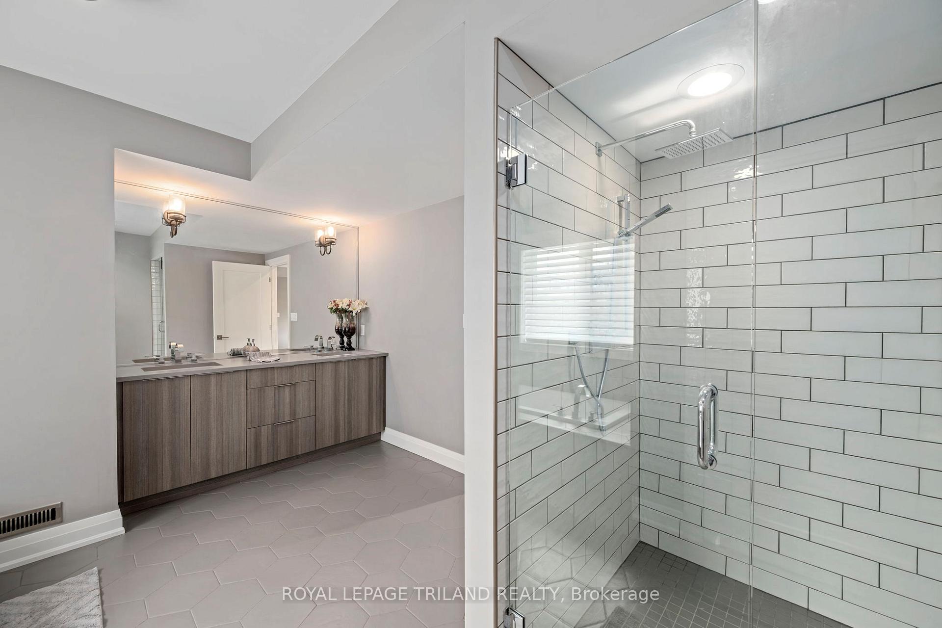 Photo 38 of 1010 Longworth Road, London, South L — HOMEH