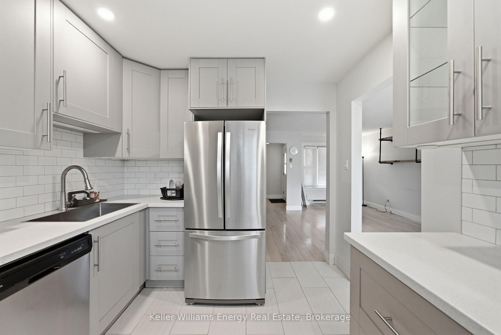 Photo 7 of Unit 105, 700 Harmony Road N, Oshawa, Pinecrest — HOMEH