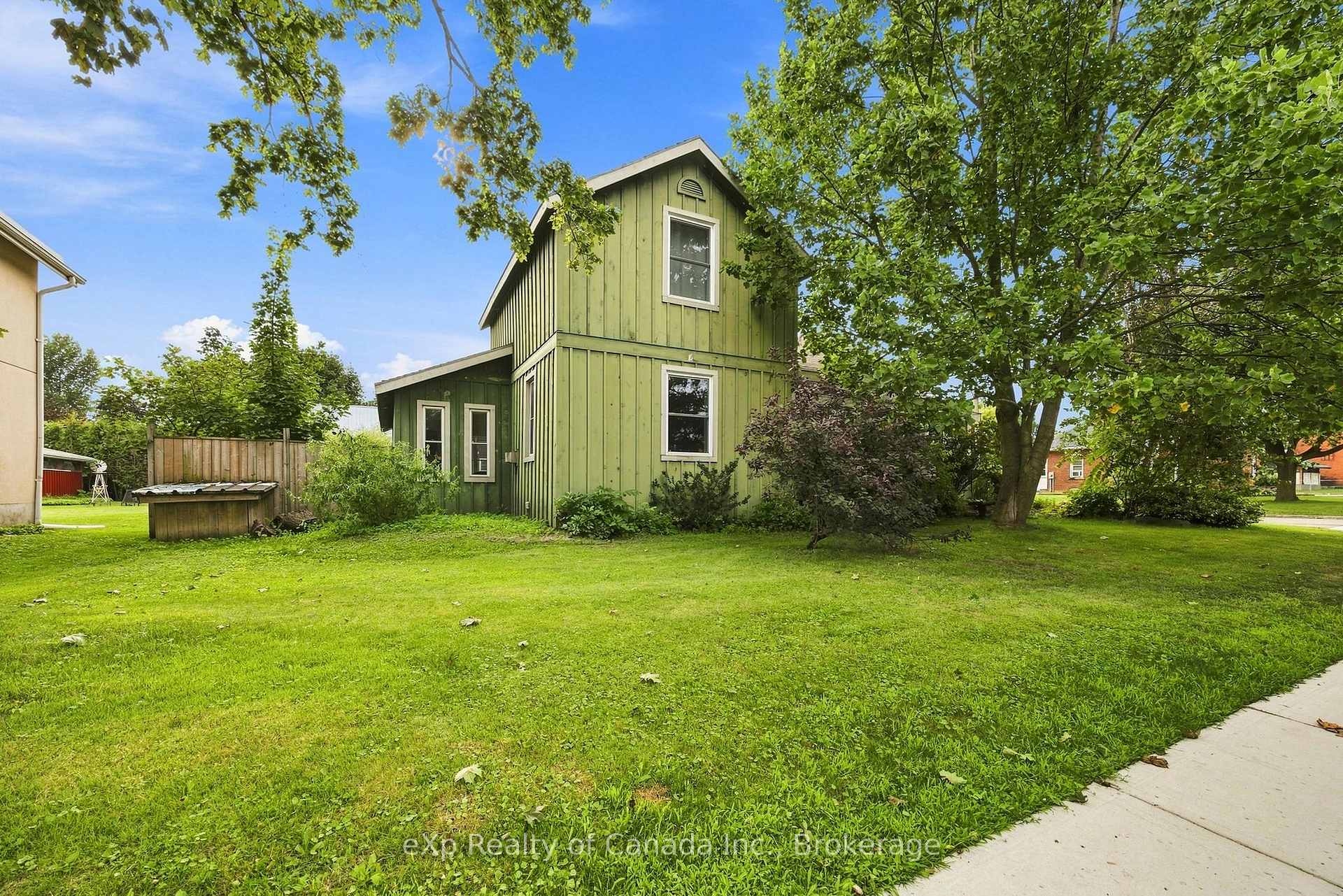Photo of 24 Stover Street S