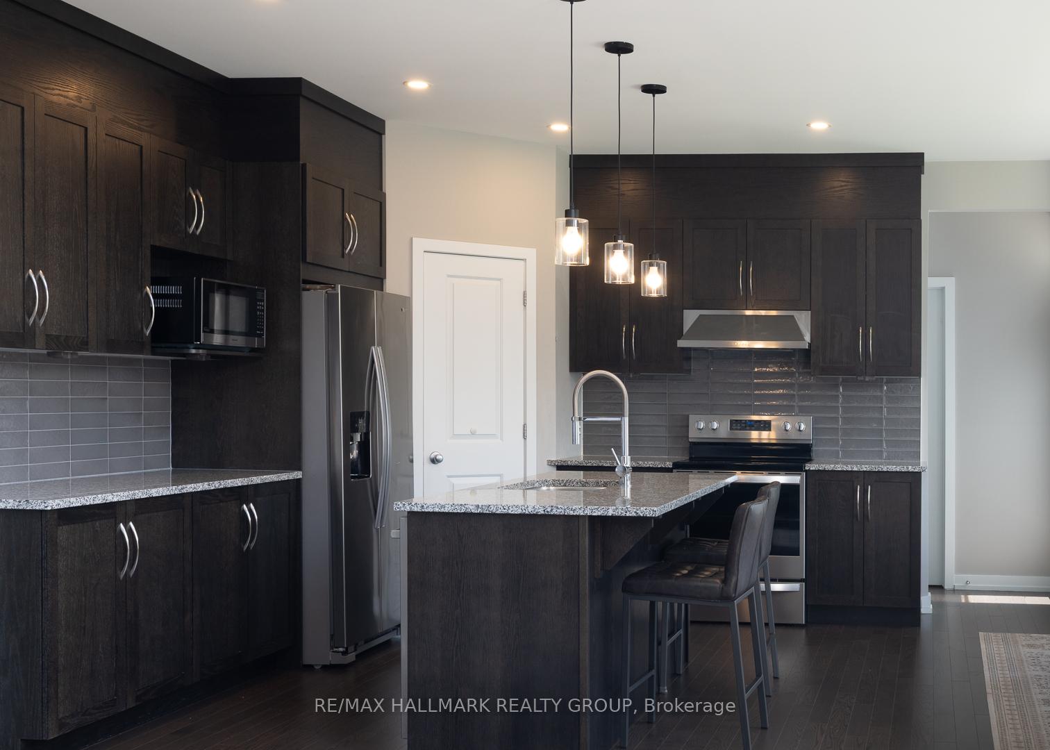 Photo 14 of 305 Oxer Place, Ottawa, Kanata - Emerald Meadows/Trailwest — HOMEH