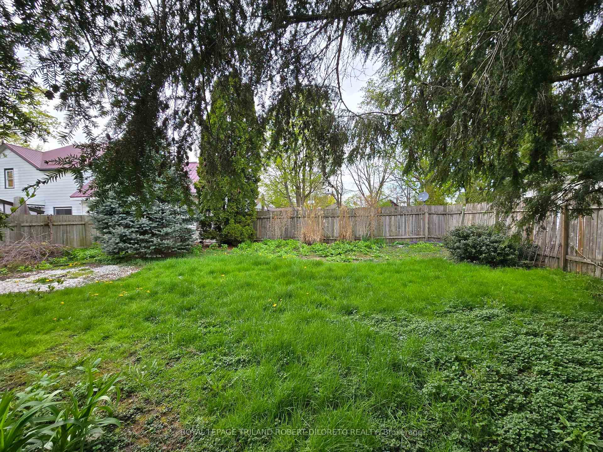Photo 31 of 11 Maple Street W, Aylmer — HOMEH