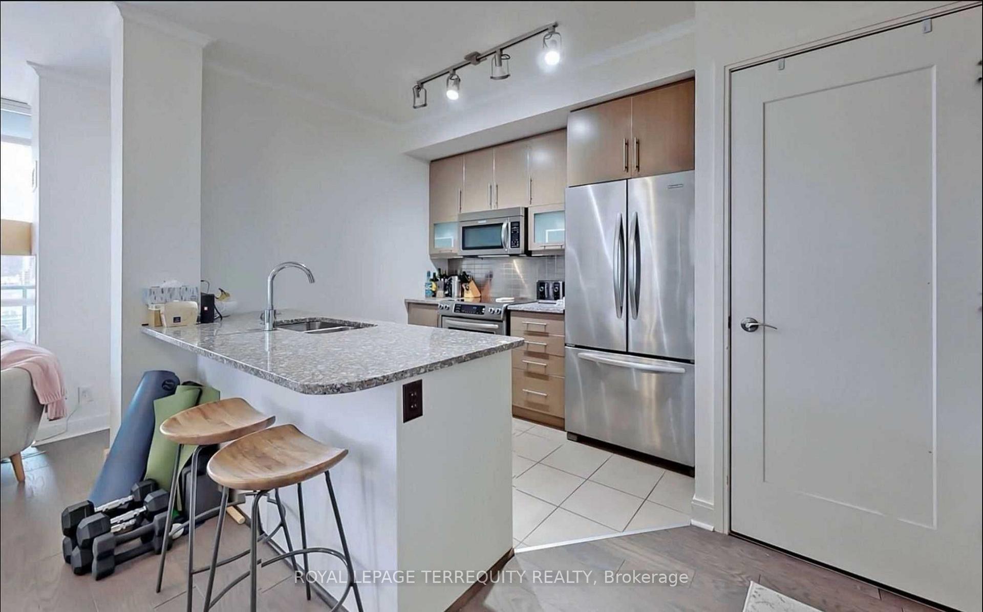 Photo 10 of Unit 1502, 825 Church Street, Toronto, Rosedale-Moore Park — HOMEH