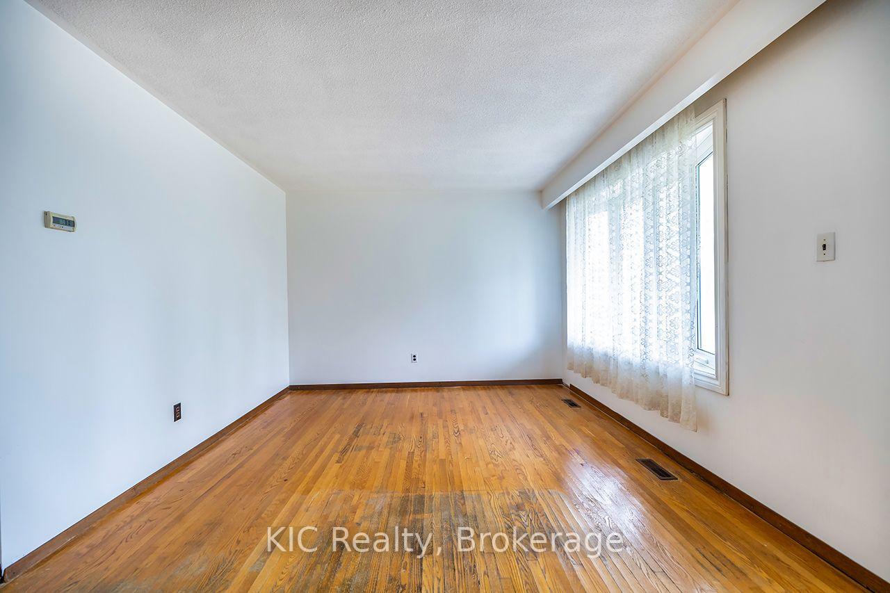 Photo 6 of 1151 Valley Court, Oshawa, Lakeview — HOMEH