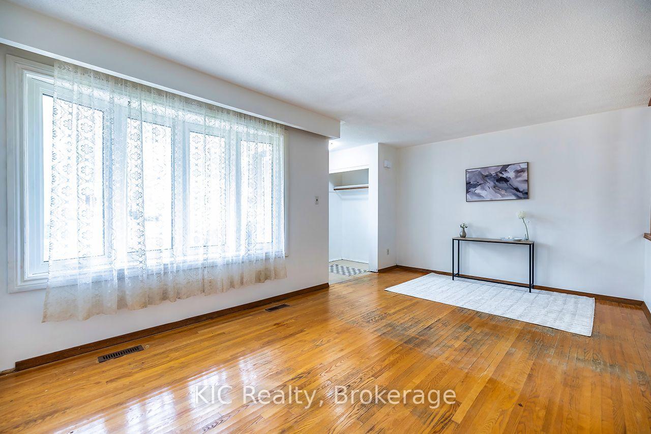 Photo 7 of 1151 Valley Court, Oshawa, Lakeview — HOMEH