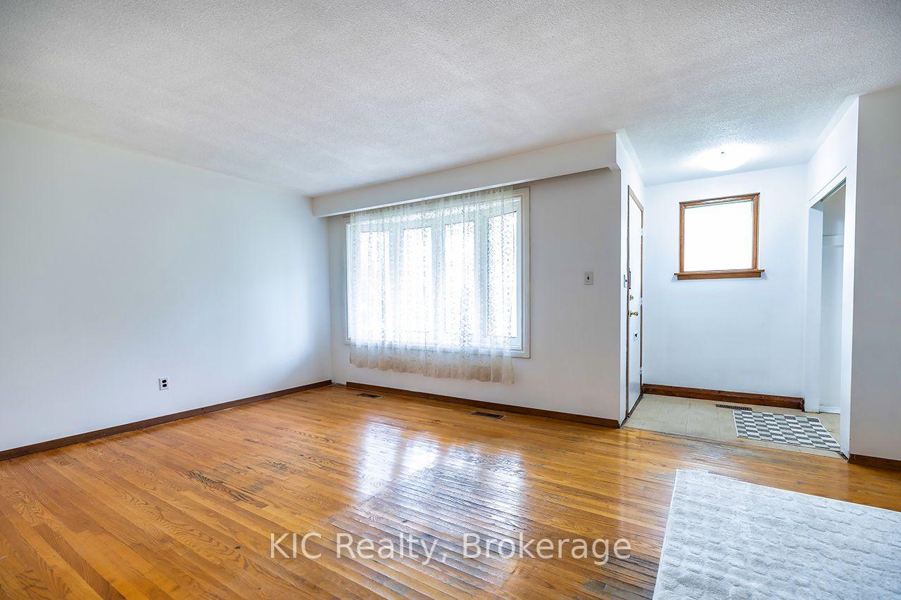 Photo 10 of 1151 Valley Court, Oshawa, Lakeview — HOMEH