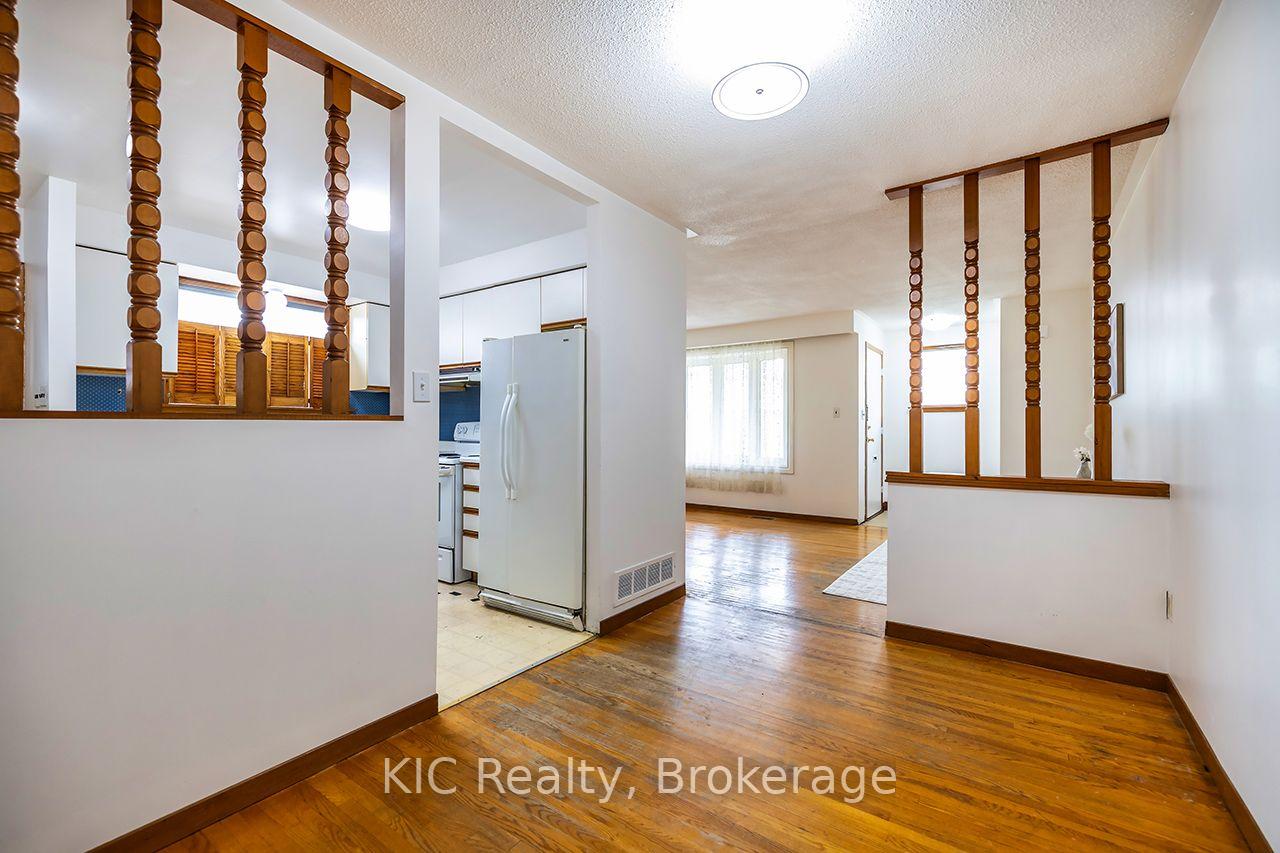 Photo 12 of 1151 Valley Court, Oshawa, Lakeview — HOMEH