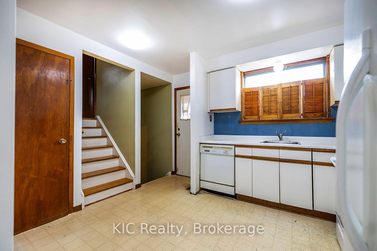 Photo 15 of 1151 Valley Court, Oshawa, Lakeview — HOMEH