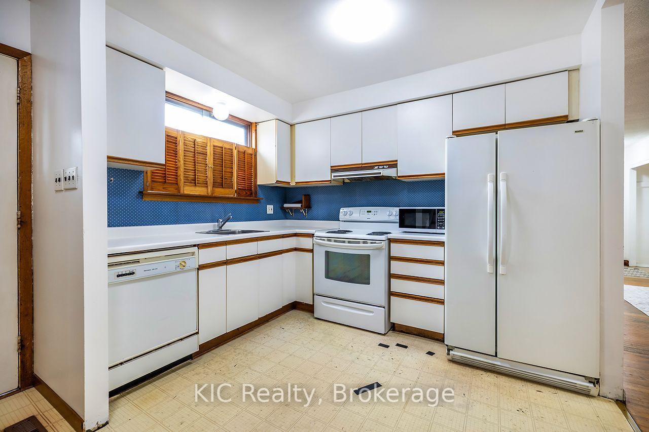 Photo 16 of 1151 Valley Court, Oshawa, Lakeview — HOMEH