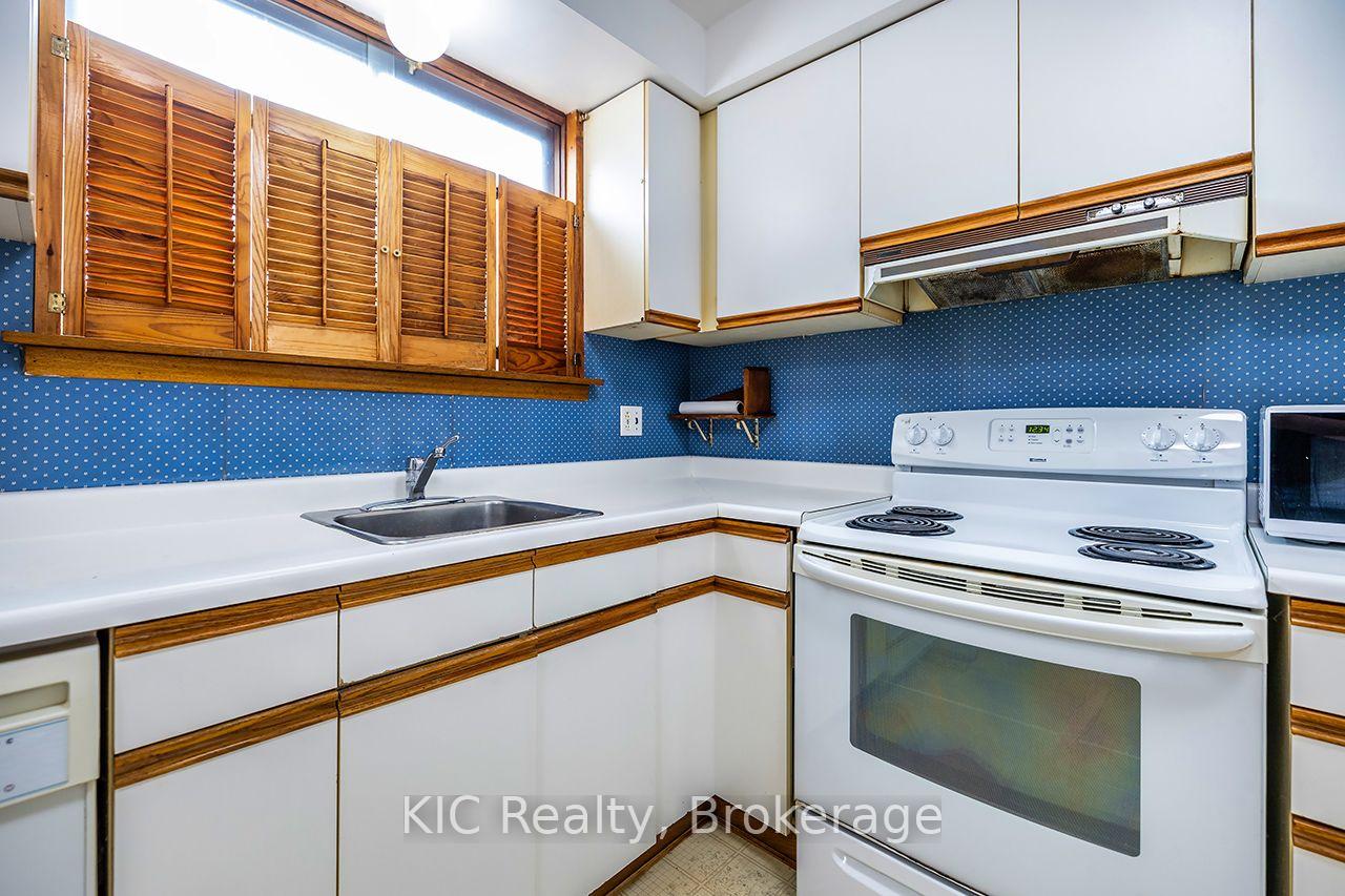 Photo 18 of 1151 Valley Court, Oshawa, Lakeview — HOMEH