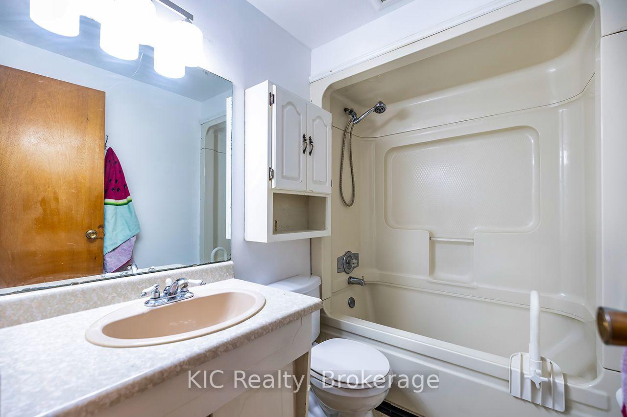 Photo 27 of 1151 Valley Court, Oshawa, Lakeview — HOMEH