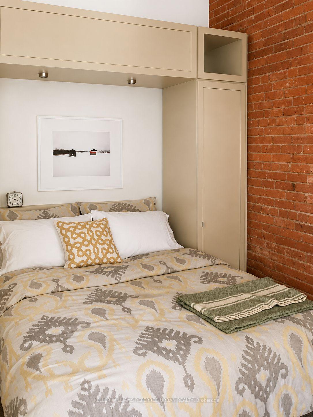 Photo 3 of Unit 403, 915 King Street, Toronto, Niagara — HOMEH