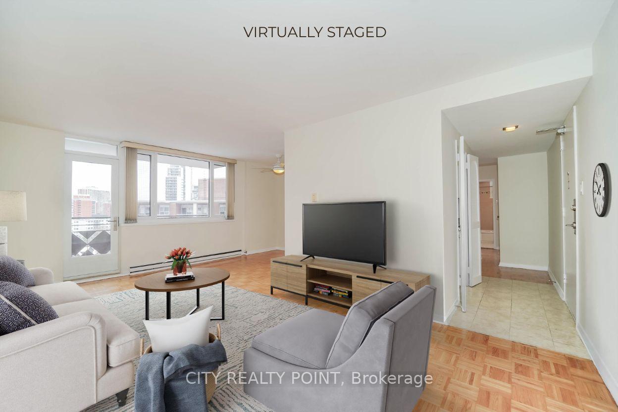 Front of Unit 906, 55 Isabella Street