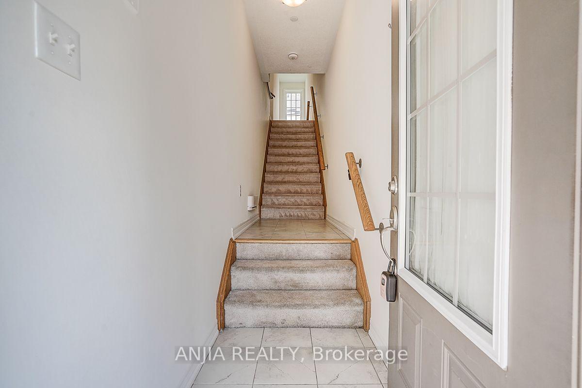 Photo 3 of 2641 Eaglesham Path, Oshawa, Windfields — HOMEH