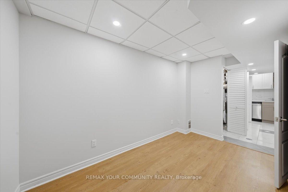 Photo 6 of Unit Lower, 2 Hollywood Hill Circle, Vaughan, Vellore Village — HOMEH