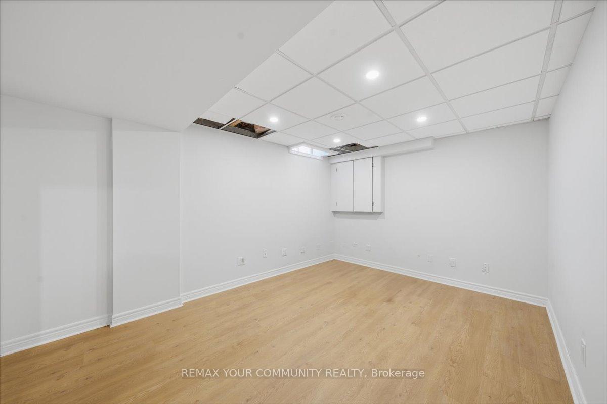 Photo 11 of Unit Lower, 2 Hollywood Hill Circle, Vaughan, Vellore Village — HOMEH
