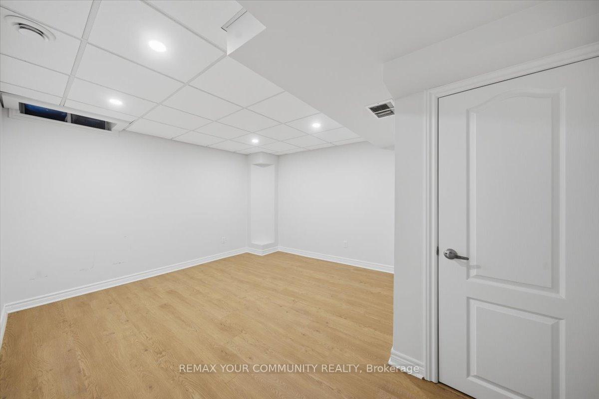 Photo 13 of Unit Lower, 2 Hollywood Hill Circle, Vaughan, Vellore Village — HOMEH