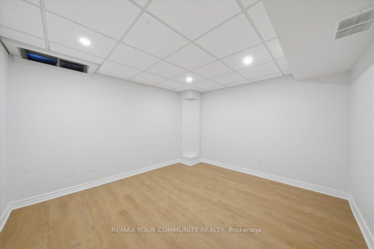 Photo 14 of Unit Lower, 2 Hollywood Hill Circle, Vaughan, Vellore Village — HOMEH