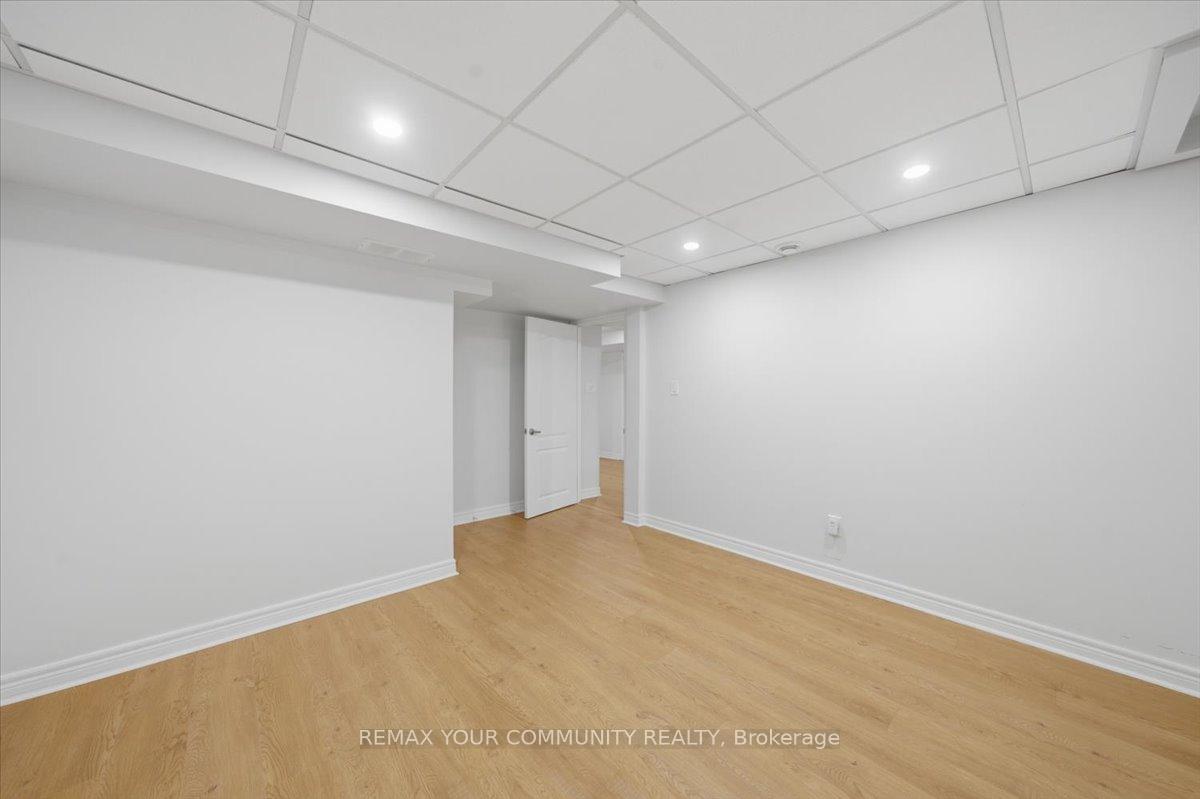 Photo 15 of Unit Lower, 2 Hollywood Hill Circle, Vaughan, Vellore Village — HOMEH