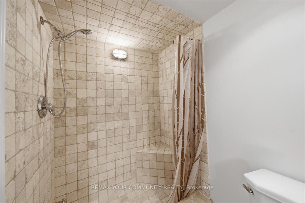 Photo 18 of Unit Lower, 2 Hollywood Hill Circle, Vaughan, Vellore Village — HOMEH