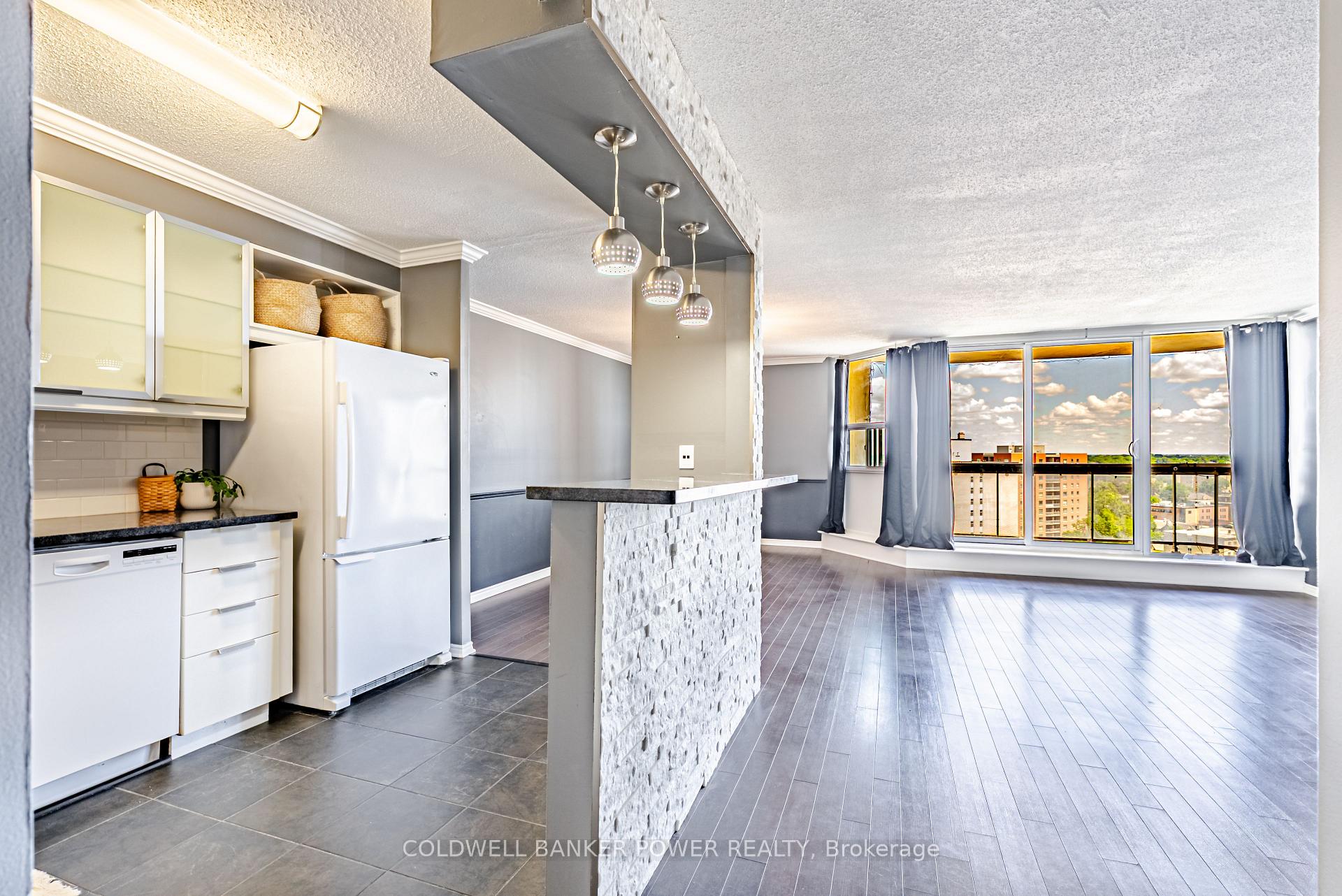 Photo 7 of Unit 1604, 323 Colborne Street, London, East K — HOMEH