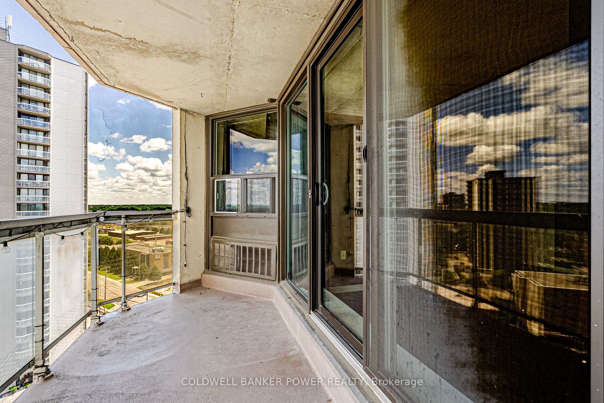 Photo 32 of Unit 1604, 323 Colborne Street, London, East K — HOMEH