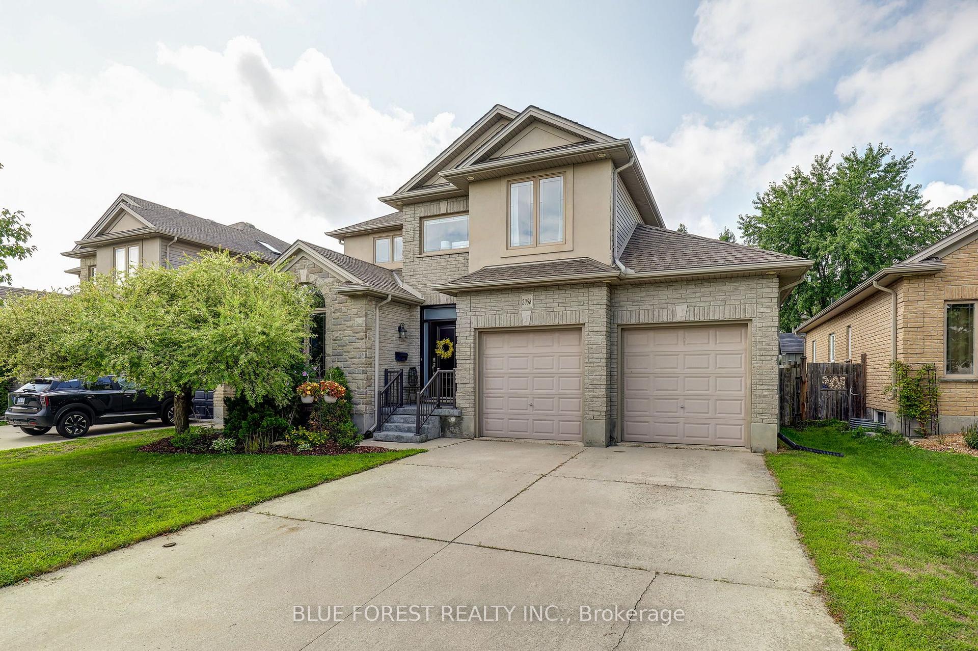 Photo 3 of 2058 Westpoint Heights, London, South V — HOMEH