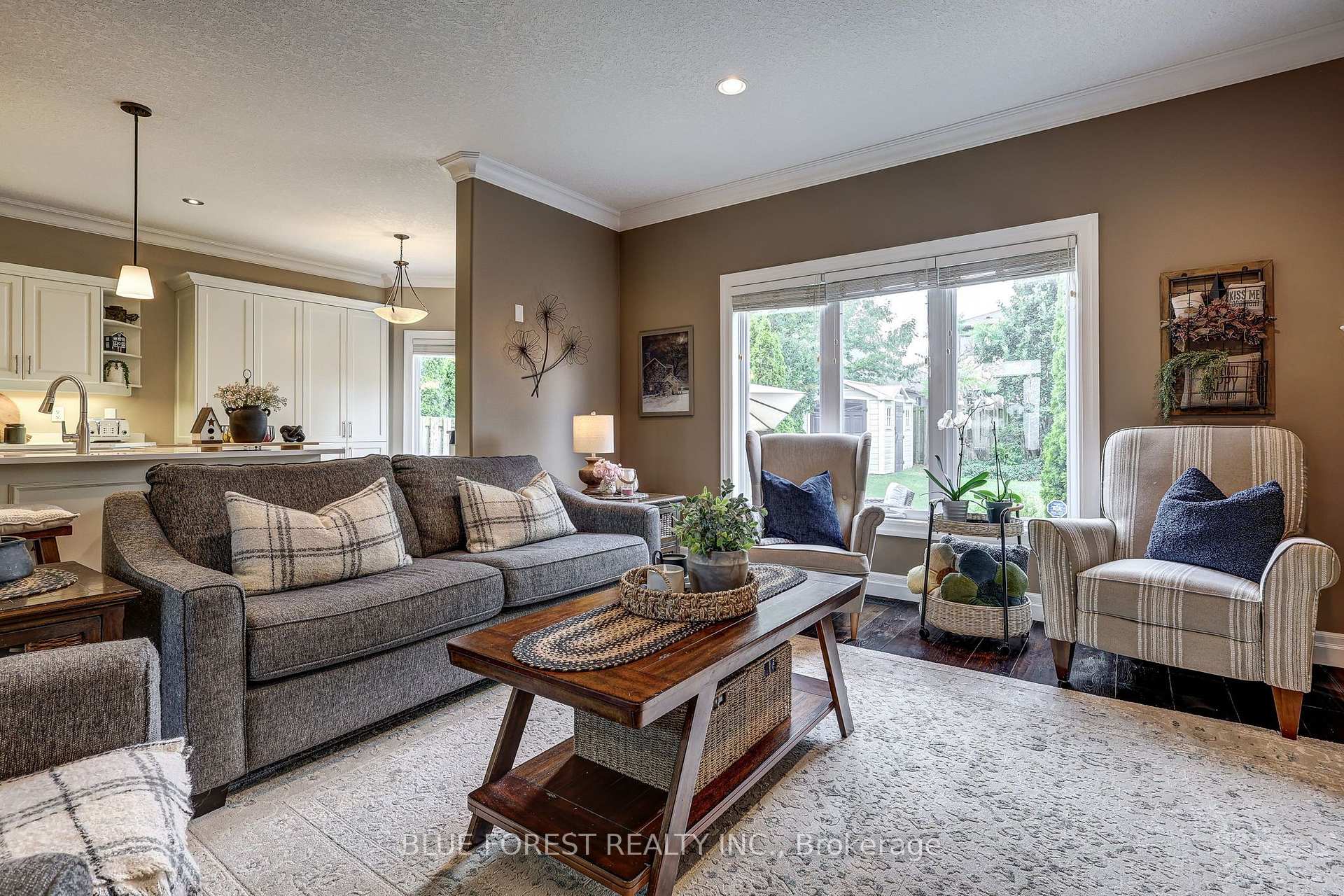 Photo 16 of 2058 Westpoint Heights, London, South V — HOMEH