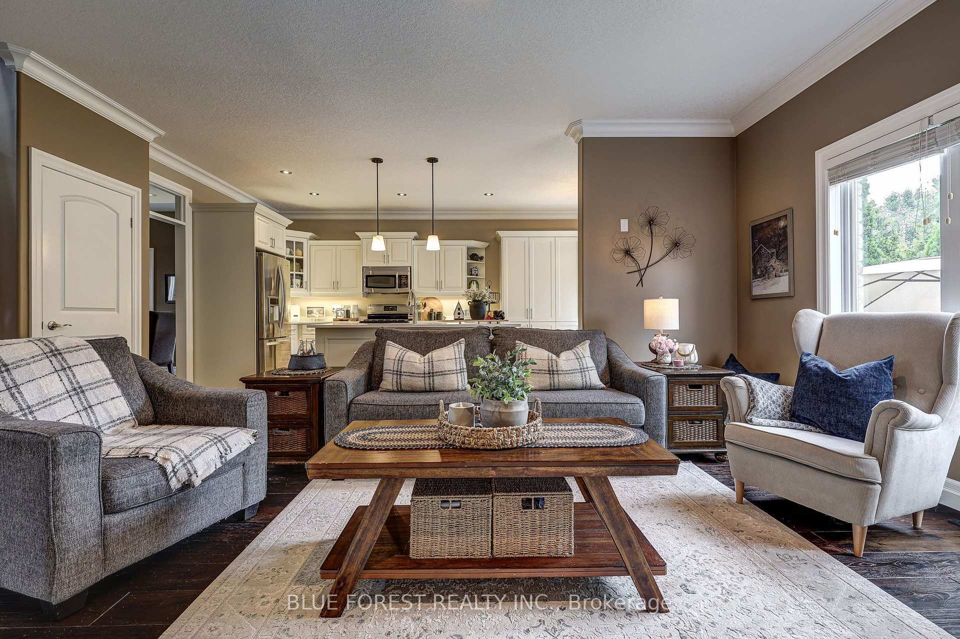 Photo 17 of 2058 Westpoint Heights, London, South V — HOMEH