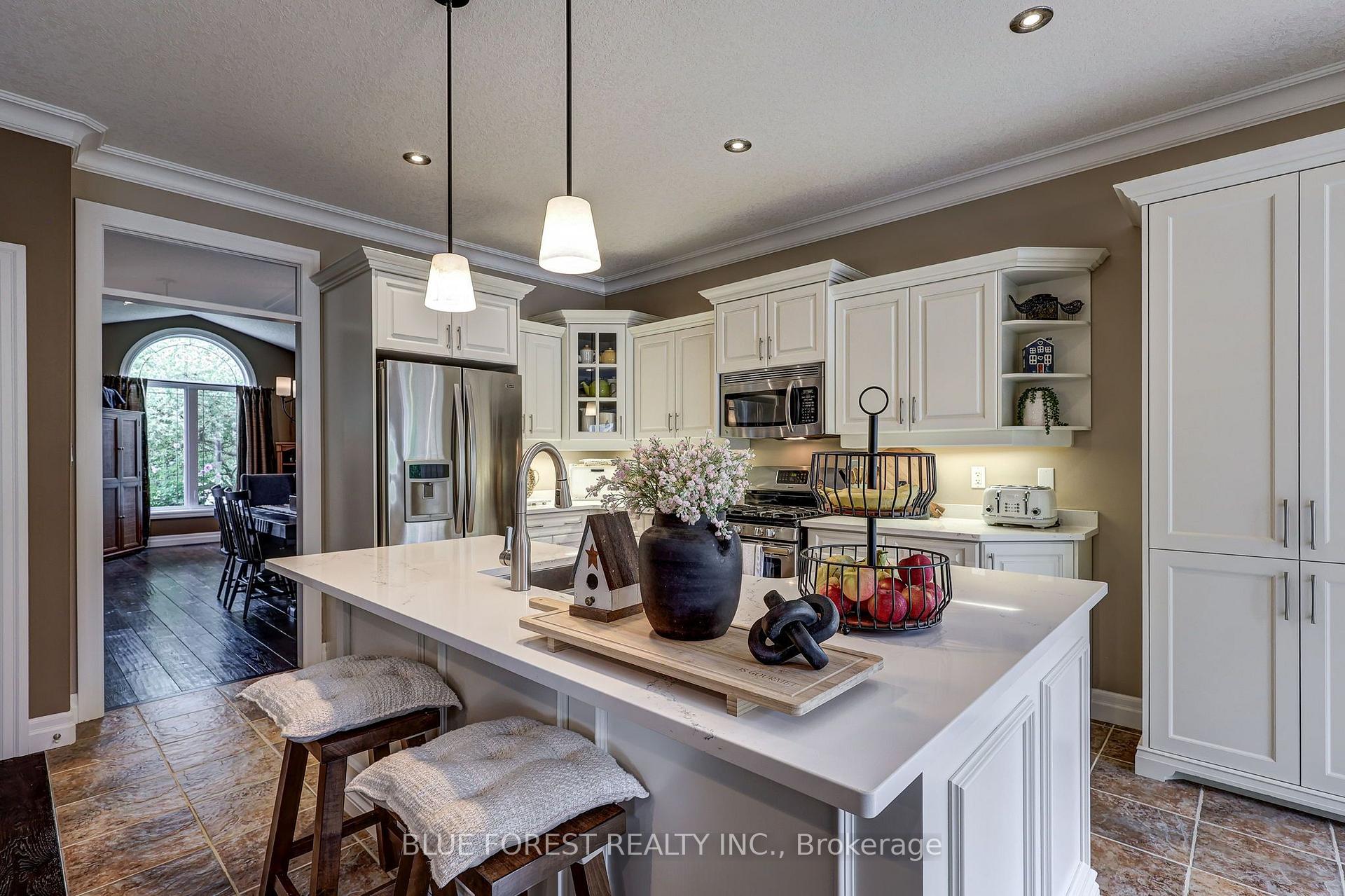 Photo 19 of 2058 Westpoint Heights, London, South V — HOMEH