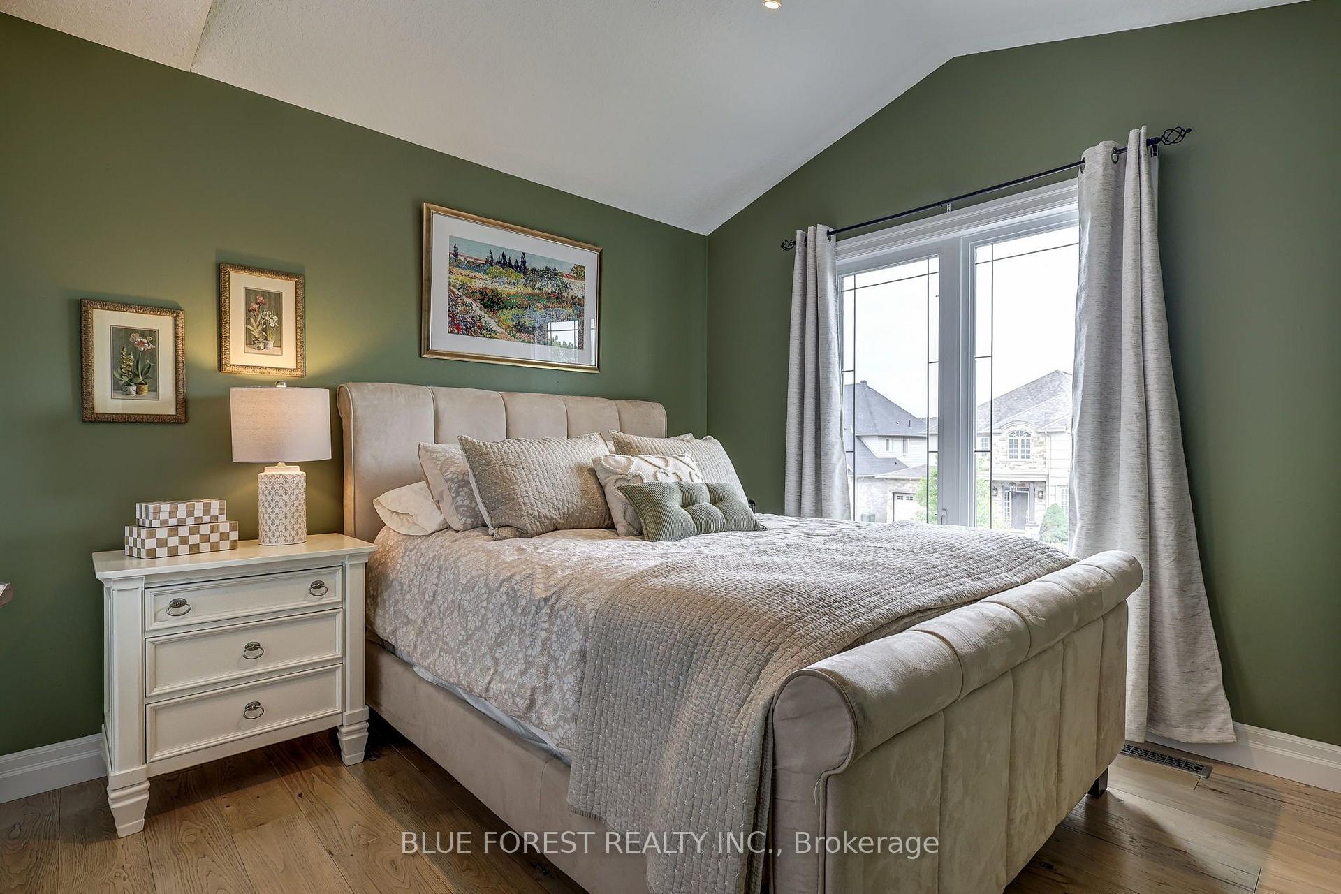 Photo 28 of 2058 Westpoint Heights, London, South V — HOMEH