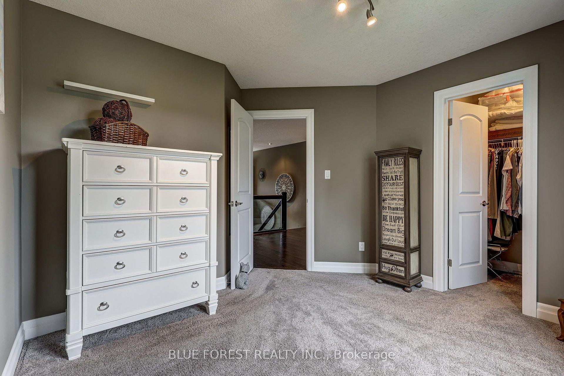 Photo 32 of 2058 Westpoint Heights, London, South V — HOMEH