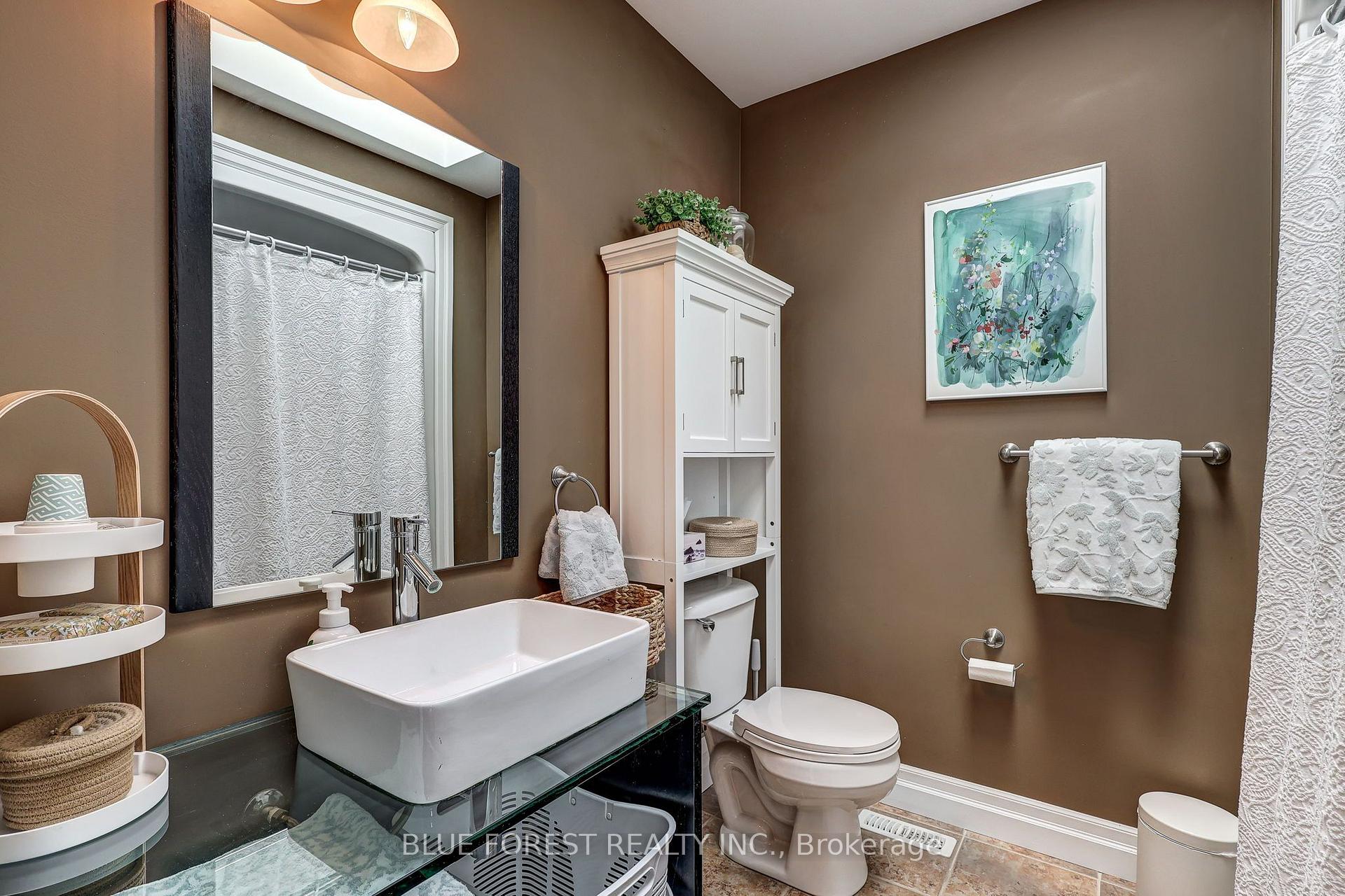 Photo 33 of 2058 Westpoint Heights, London, South V — HOMEH