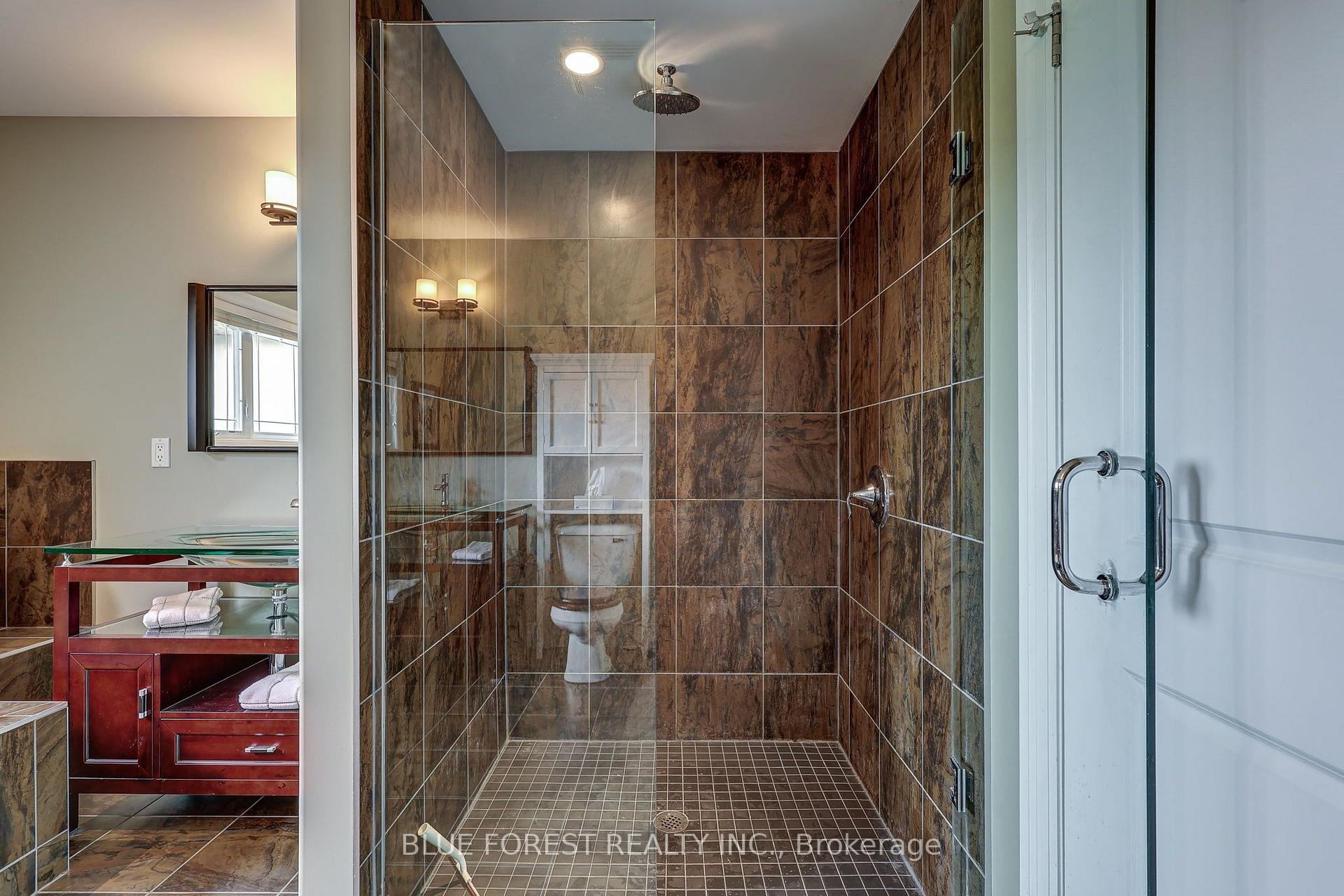 Photo 41 of 2058 Westpoint Heights, London, South V — HOMEH