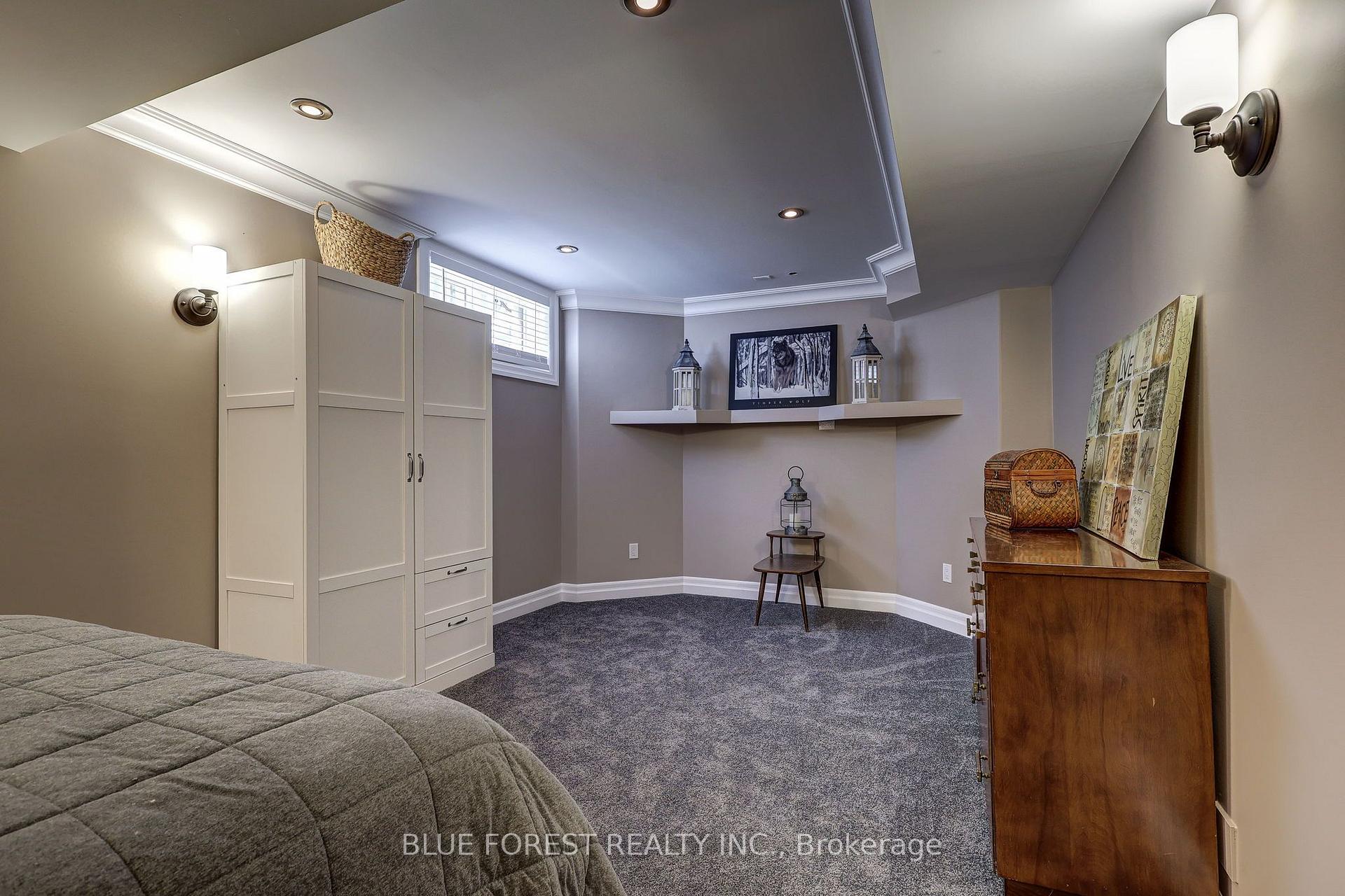 Photo 44 of 2058 Westpoint Heights, London, South V — HOMEH