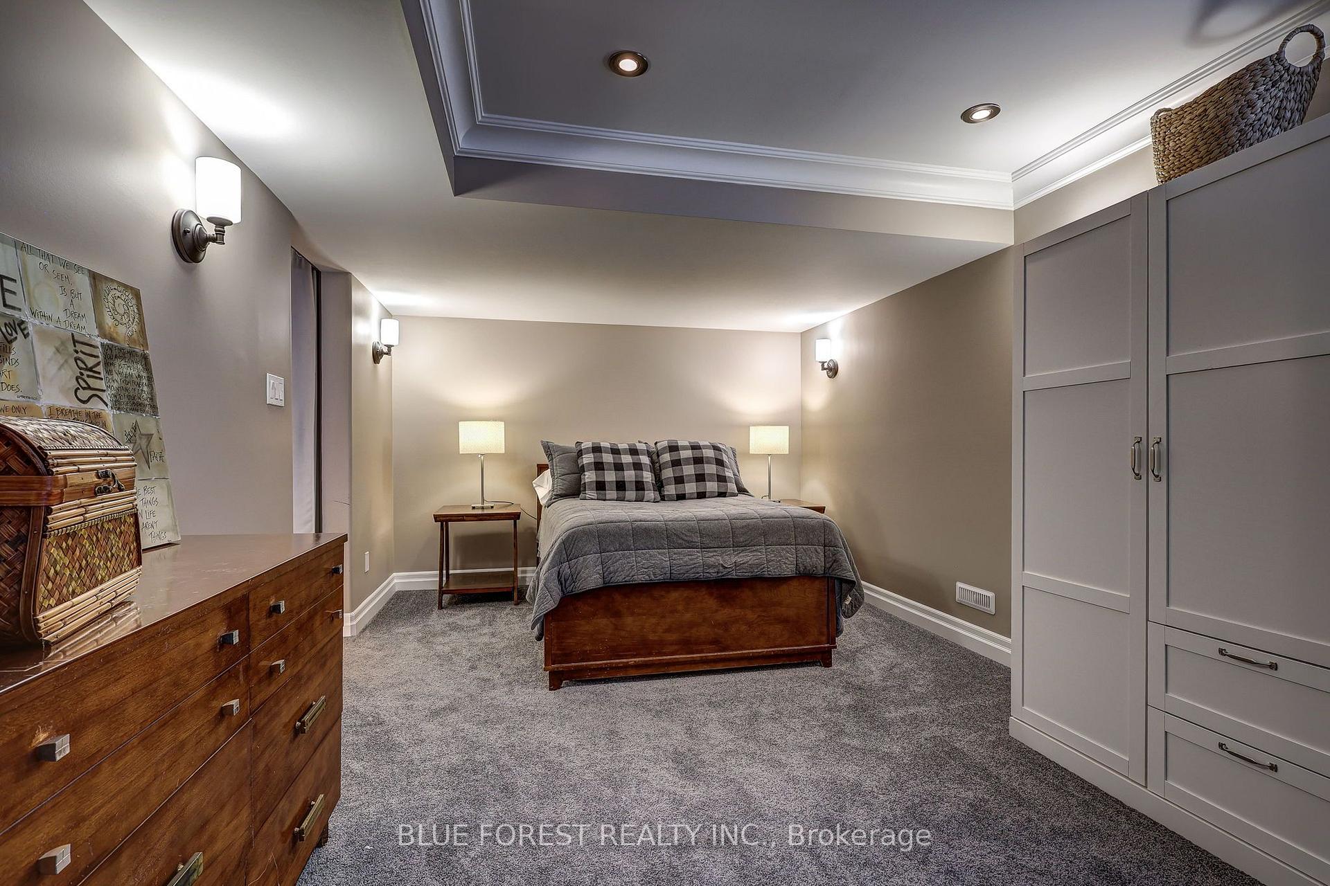 Photo 45 of 2058 Westpoint Heights, London, South V — HOMEH
