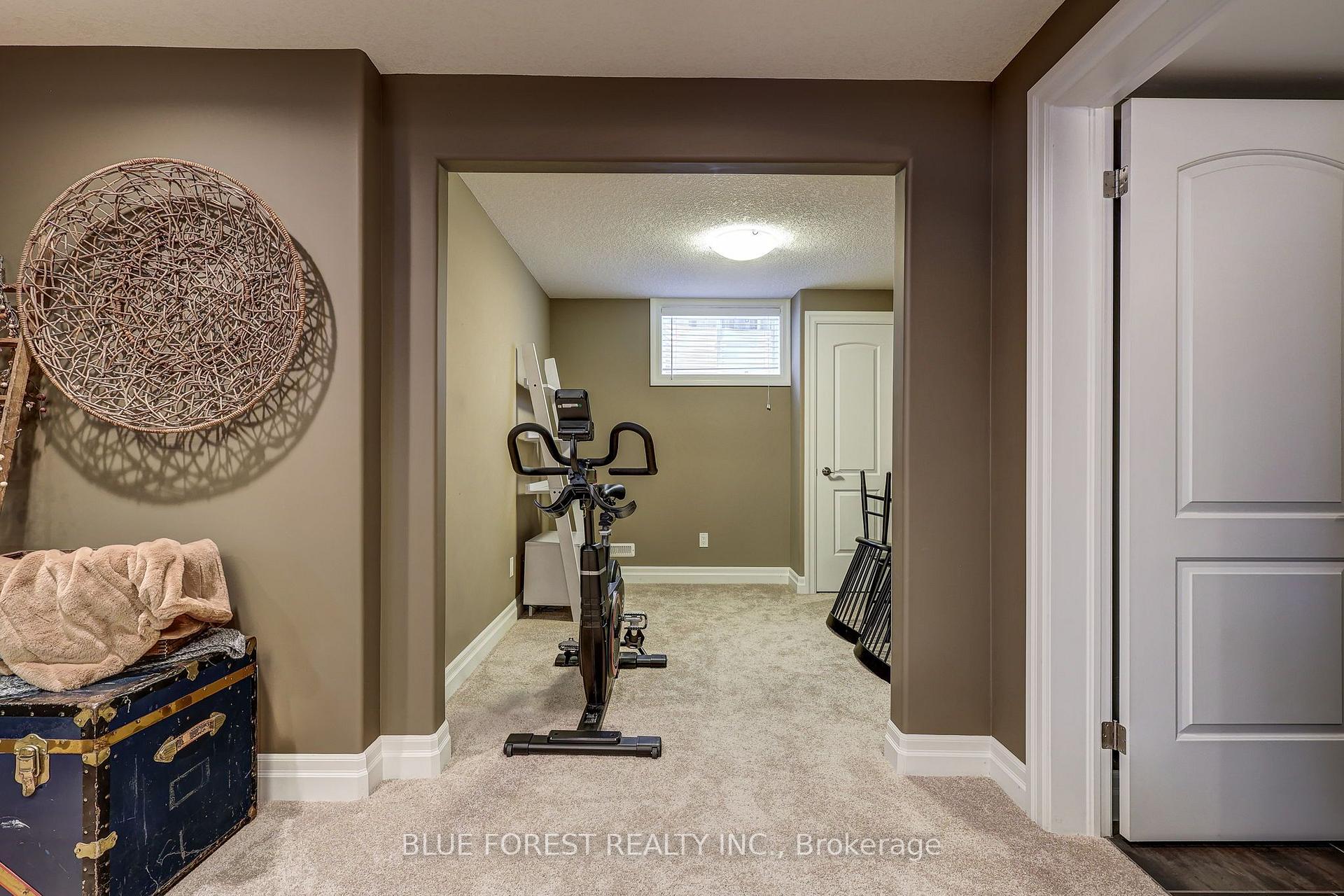 Photo 48 of 2058 Westpoint Heights, London, South V — HOMEH