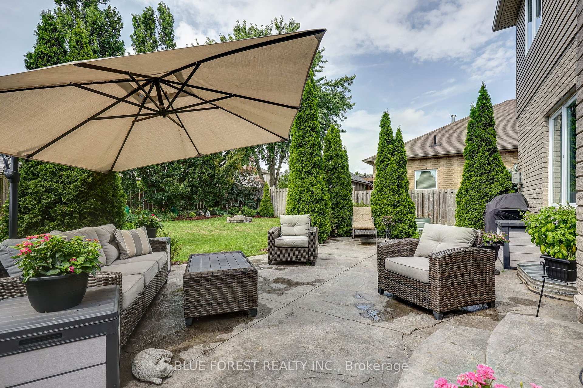Photo 52 of 2058 Westpoint Heights, London, South V — HOMEH