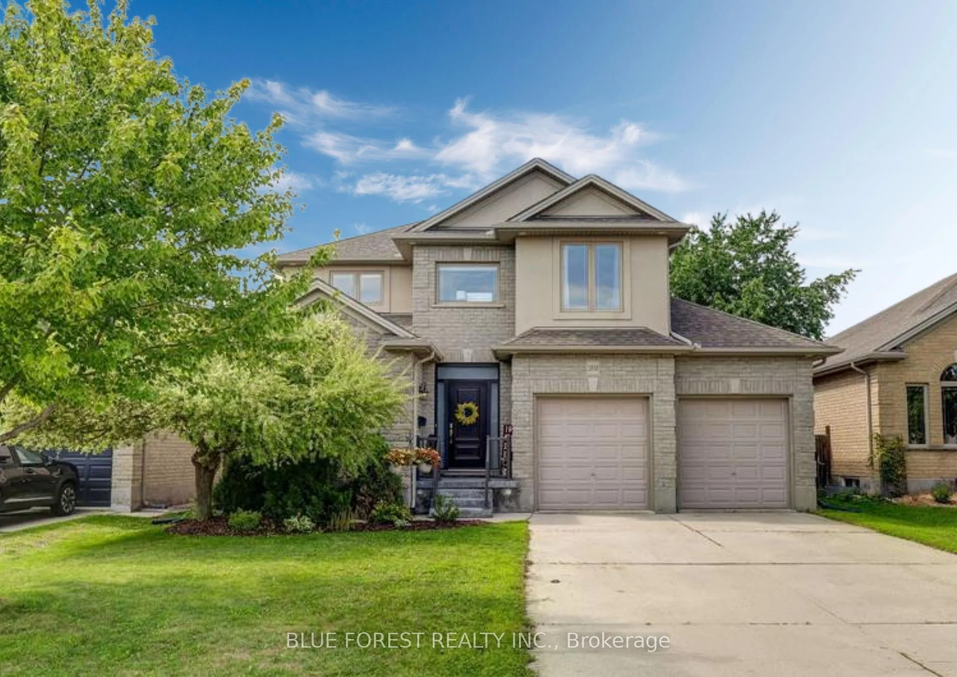 Photo 4 of 2058 Westpoint Heights, London, South V — HOMEH