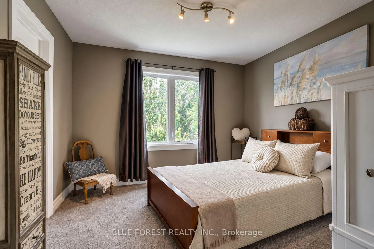 Photo 31 of 2058 Westpoint Heights, London, South V — HOMEH