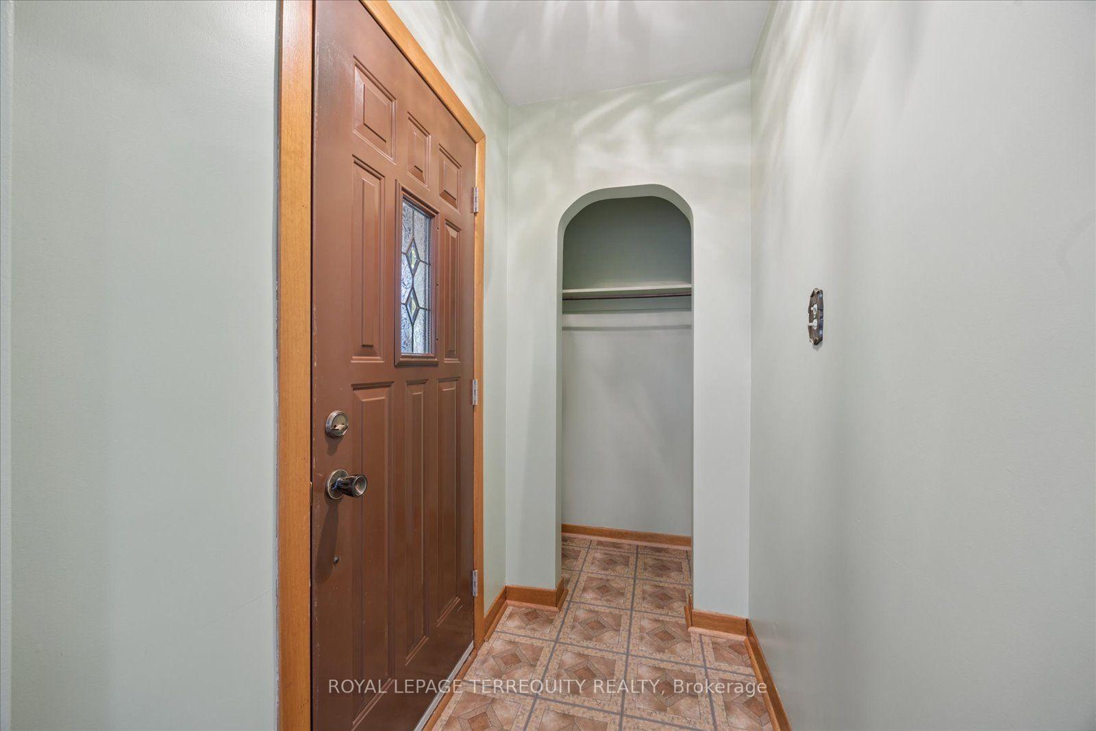 Photo 4 of 120 Ellington Drive, Scarborough, Wexford-Maryvale — HOMEH