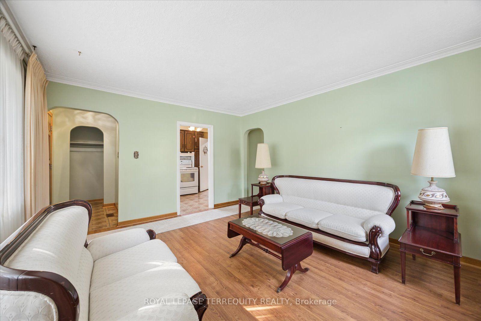 Photo 7 of 120 Ellington Drive, Scarborough, Wexford-Maryvale — HOMEH