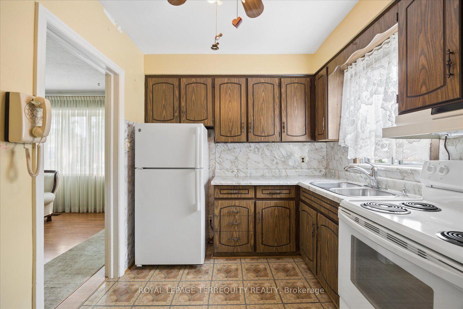 Photo 8 of 120 Ellington Drive, Scarborough, Wexford-Maryvale — HOMEH
