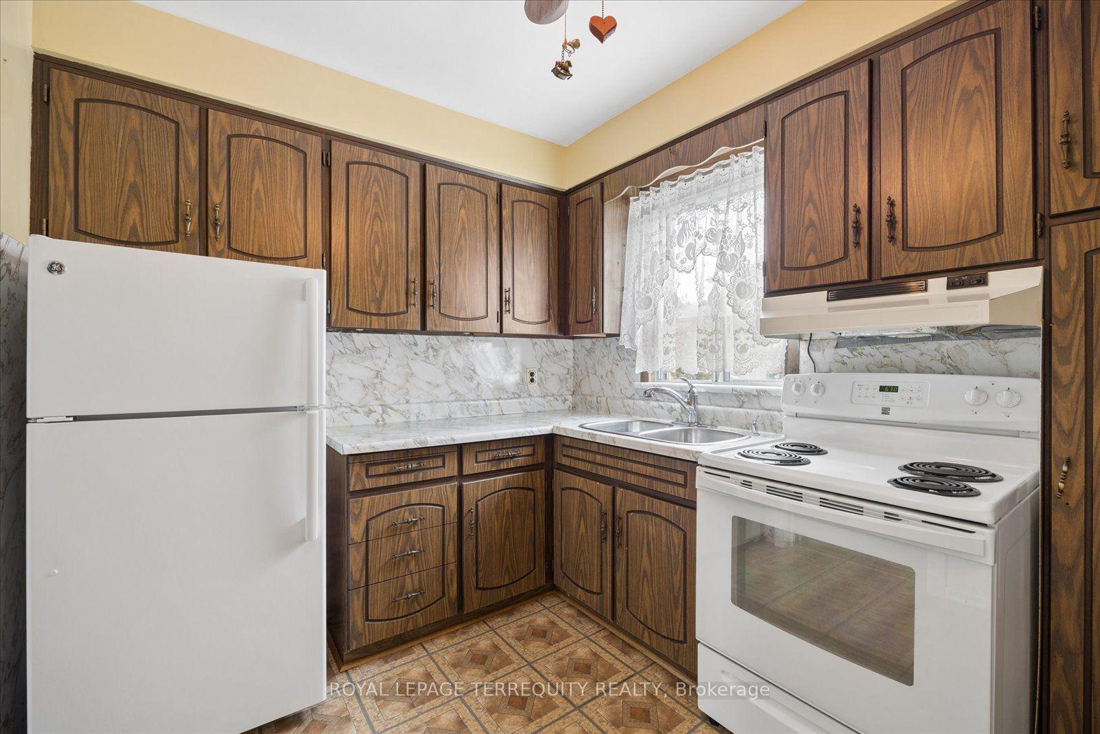Photo 9 of 120 Ellington Drive, Scarborough, Wexford-Maryvale — HOMEH