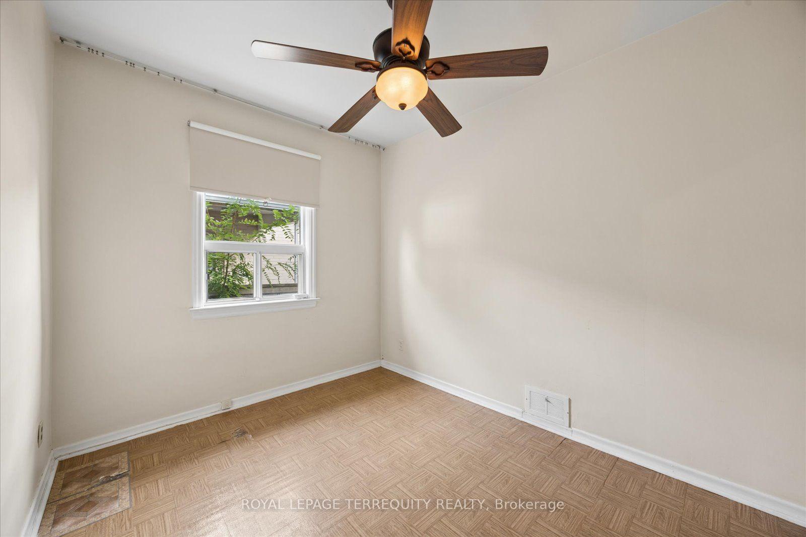 Photo 11 of 120 Ellington Drive, Scarborough, Wexford-Maryvale — HOMEH